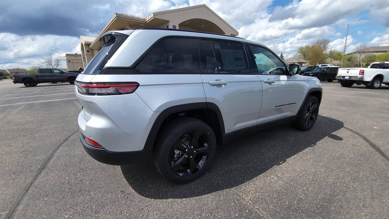 2024 Jeep Grand Cherokee for sale at Victoria Auto Sales in Victoria, MN