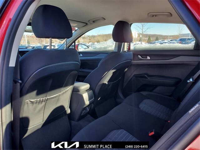 2025 Kia K5 LXS