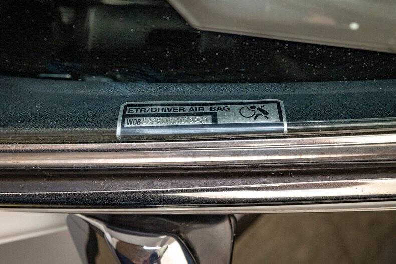 1987 Mercedes-Benz 560-Class 560 SL