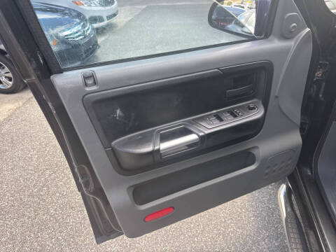 2007 Mitsubishi Raider LS