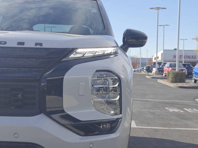 2025 Mitsubishi Outlander PHEV SEL Black Edition