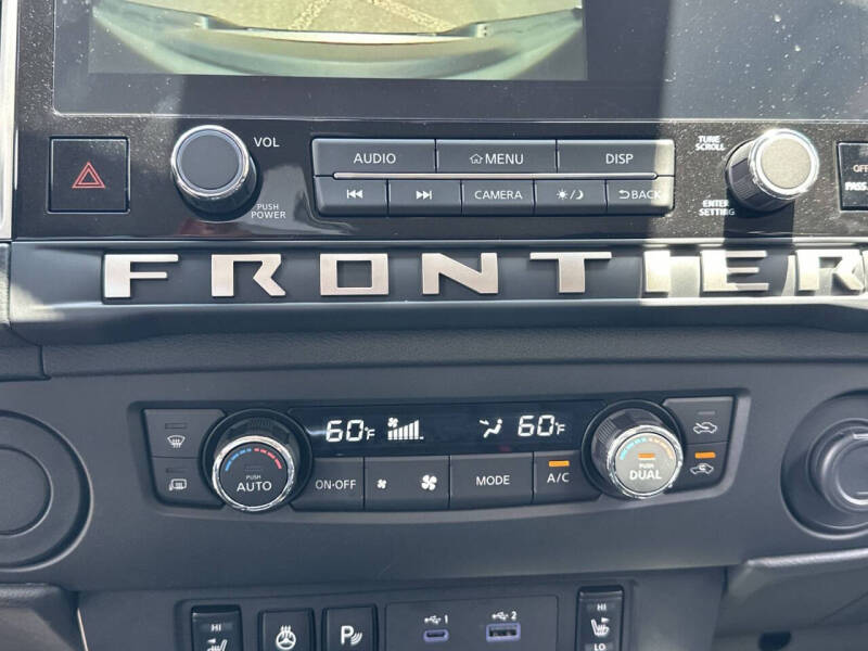 2025 Nissan Frontier SV