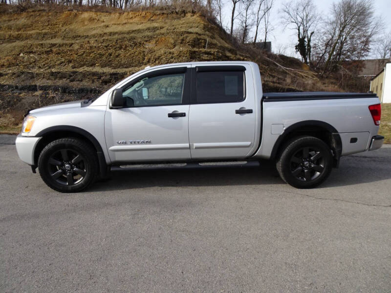 2015 Nissan Titan SV