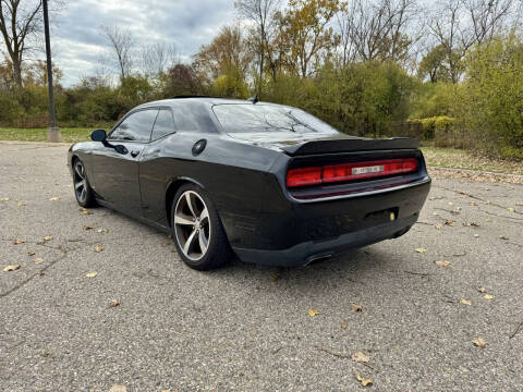 2017 Dodge Challenger SXT Plus