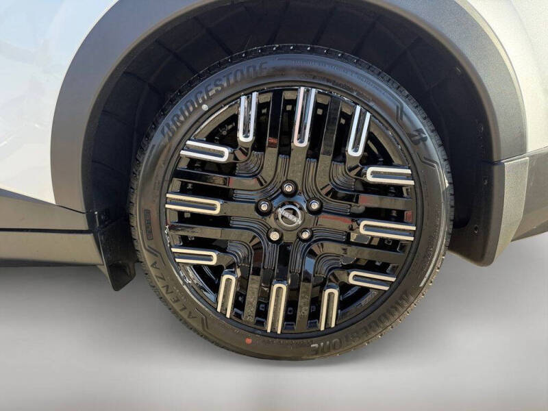 2026 Nissan LEAF Platinum+