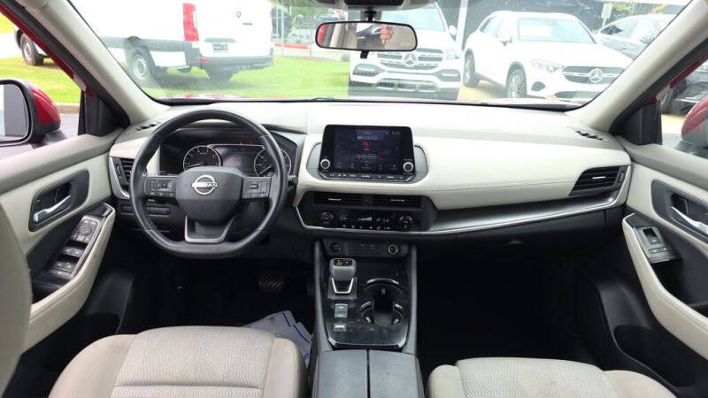 2025 Nissan Rogue SV
