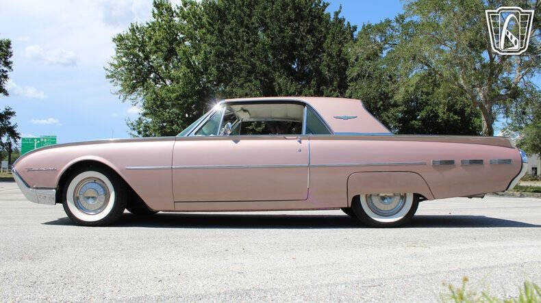 1962 Ford Thunderbird