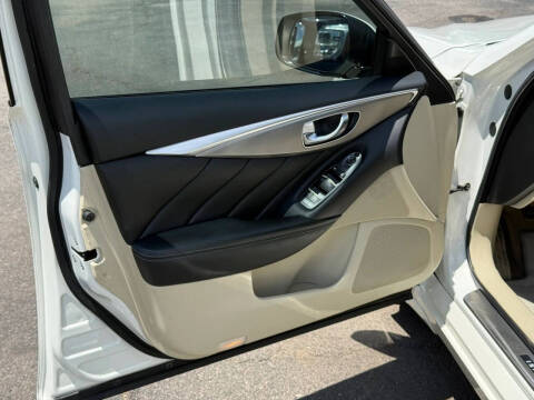 2014 Infiniti Q50 Premium