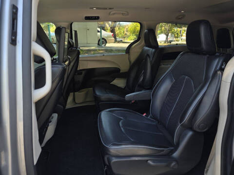 2018 Chrysler Pacifica Hybrid Limited