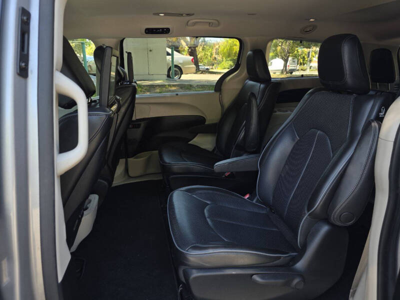 2018 Chrysler Pacifica Hybrid Limited
