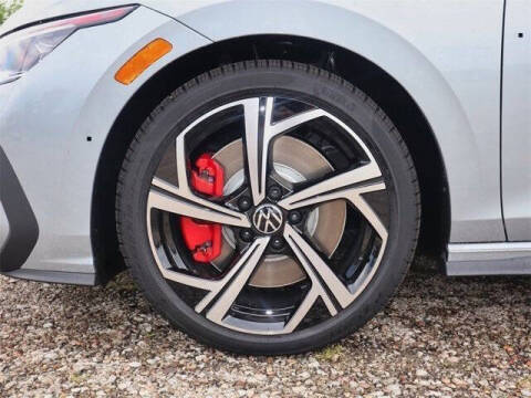 2025 Volkswagen Golf GTI SE