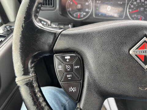 2021 International RH613