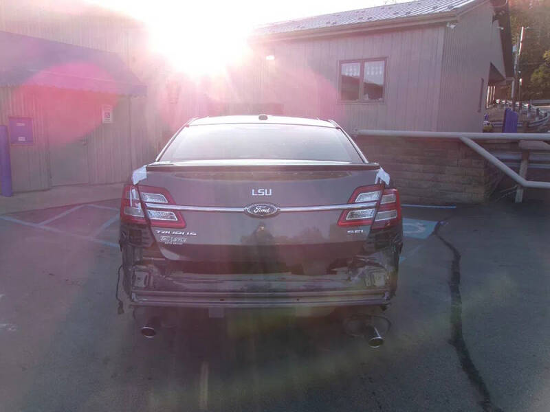 2018 Ford Taurus SEL