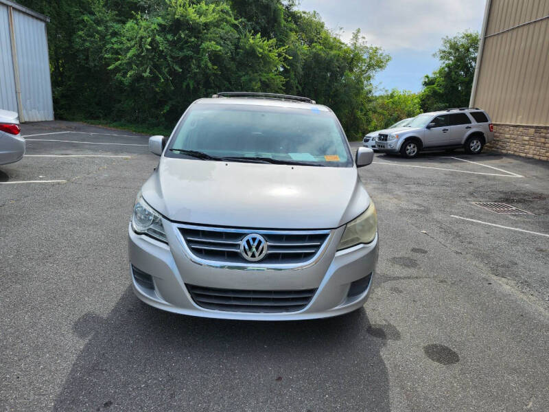 2009 Volkswagen Routan for sale at HESSCars.com in Charlotte NC