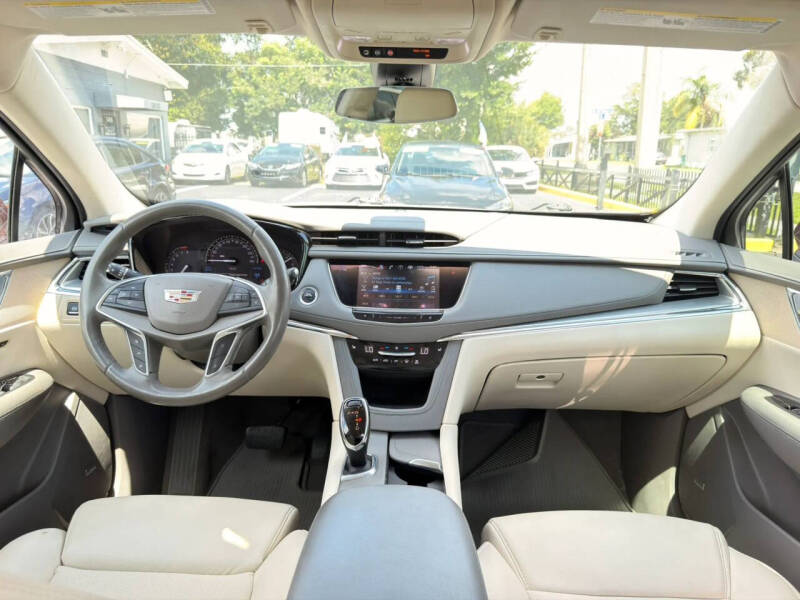 2017 Cadillac XT5 Luxury