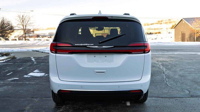 2022 Chrysler Pacifica Touring L