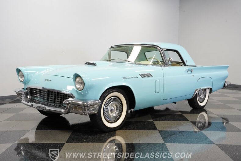 1957 Ford Thunderbird