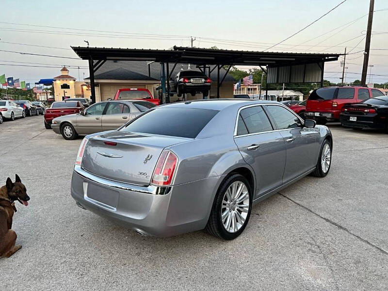 2011 Chrysler 300 C