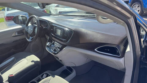 2017 Chrysler Pacifica LX