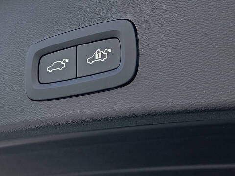 2026 Volvo XC40 B4 Plus