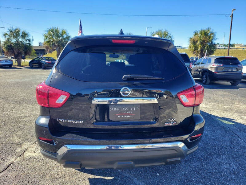 2020 Nissan Pathfinder SV