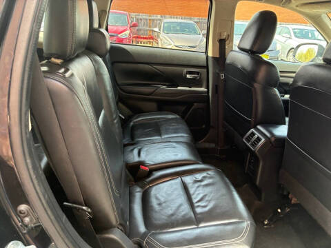 2019 Mitsubishi Outlander SE