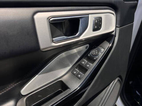 2022 Ford Explorer Hybrid Platinum