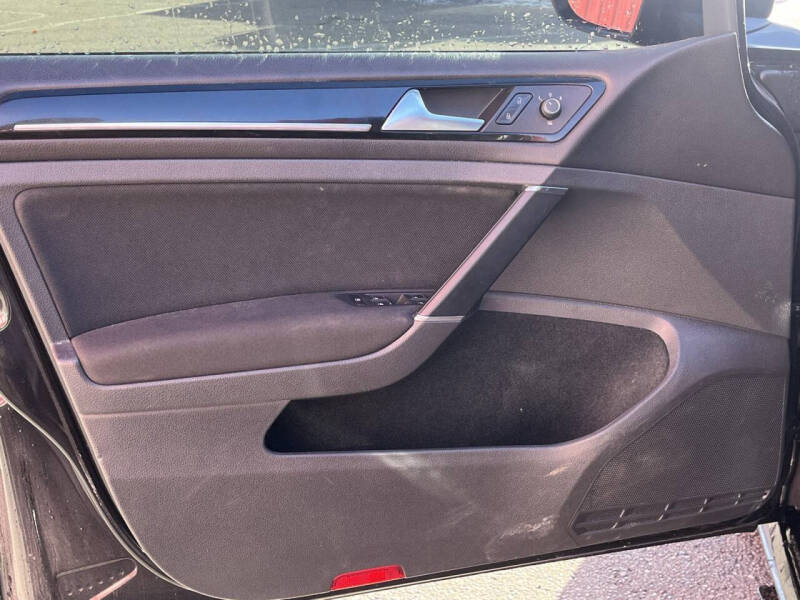 2017 Volkswagen Golf GTI Sport