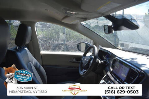 2024 Chrysler Pacifica Plug-In Hybrid Select