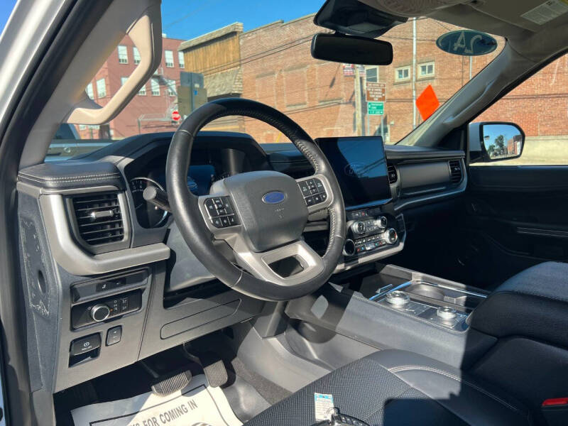 2024 Ford Expedition XLT