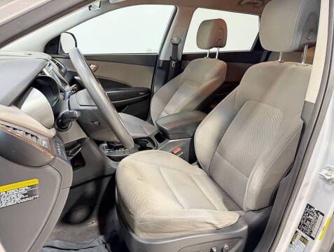 2017 Hyundai Santa Fe SE