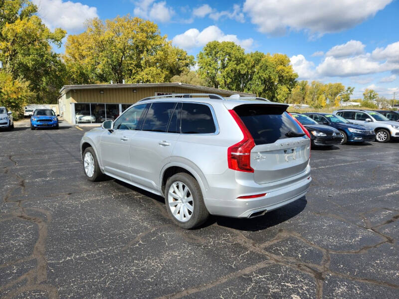 2019 Volvo XC90 T6 Momentum