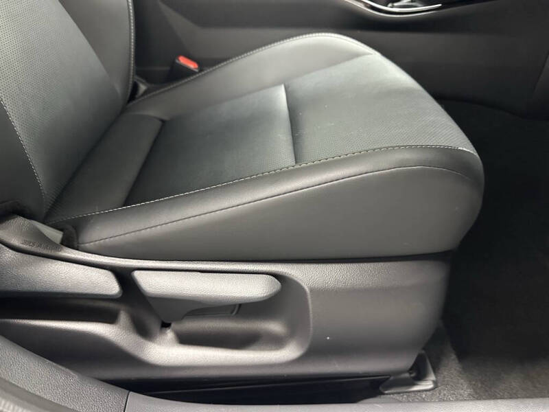 2025 Toyota Prius XLE