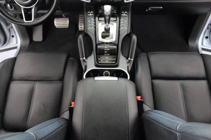2016 Porsche Cayenne S E-Hybrid