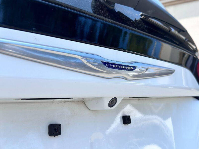 2020 Chrysler Voyager L