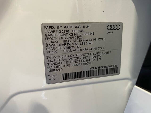 2025 Audi Q6 e-tron quattro Premium Plus