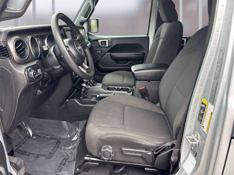 2023 Jeep Gladiator Sport