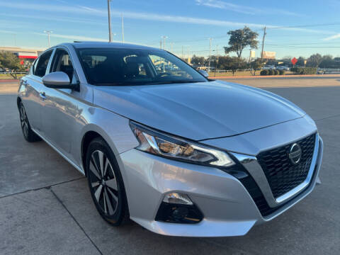 2019 Nissan Altima for sale at AWESOME CARS LLC in Austin TX