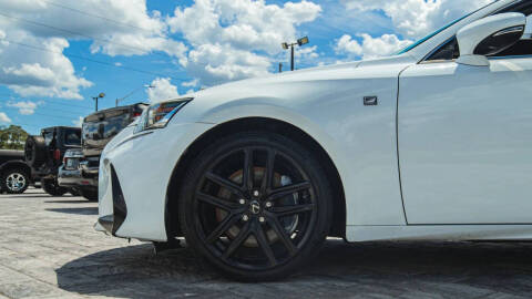 2017 Lexus IS 200t