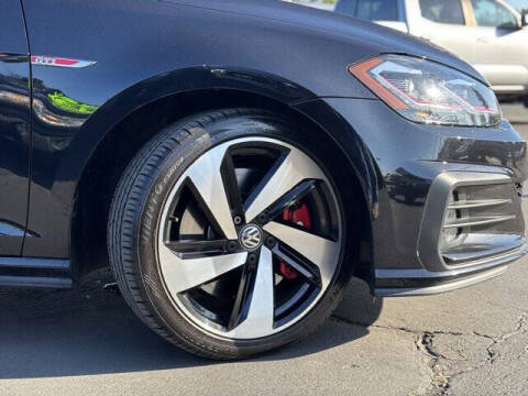 2019 Volkswagen Golf GTI SE