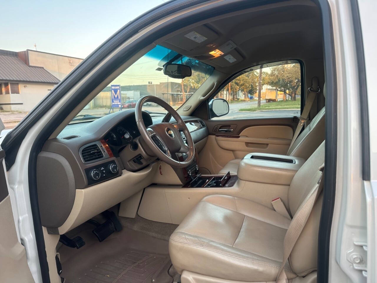 2010 Chevrolet Avalanche for sale at Sarenco Auto Inc in Dallas, TX