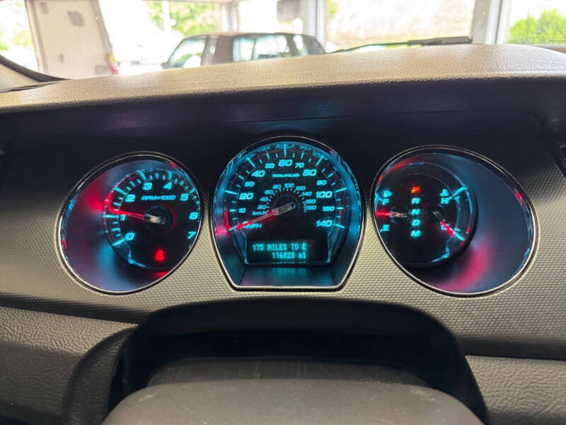 2010 Ford Taurus SEL