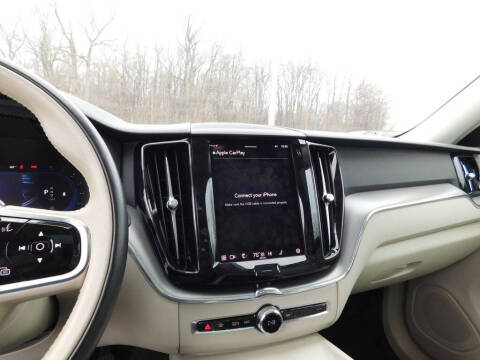 2024 Volvo XC60 B5 Core Dark Theme