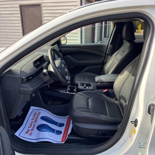 2025 Ford Mustang Mach-E Premium