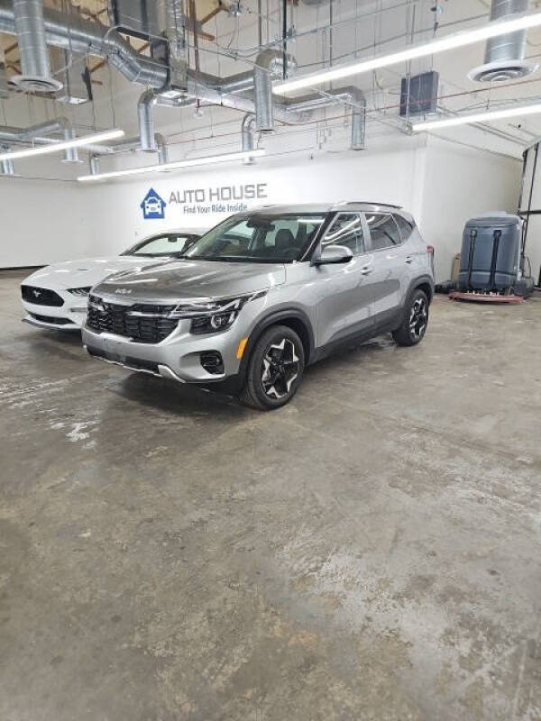 2025 Kia Seltos S's photo