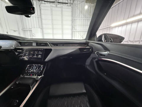 2022 Audi e-tron S quattro Premium Plus