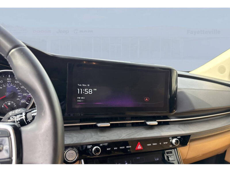 2024 Kia Carnival EX