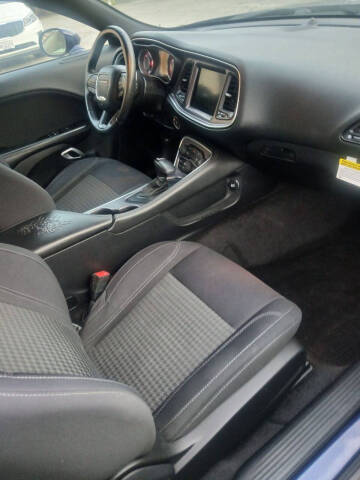 2015 Dodge Challenger SXT