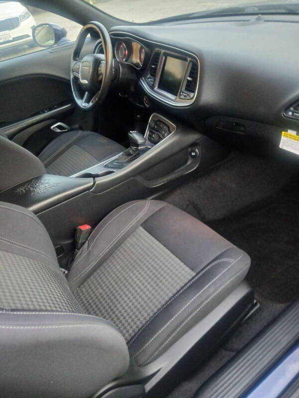 2015 Dodge Challenger SXT