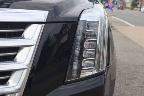 2017 Cadillac Escalade Platinum
